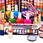 5 Pakistani Lawn Brands Every Lady Should Know About